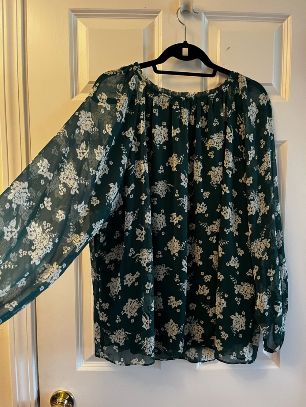 LC Lauren Conrad Dark Green Floral V-Neck Blouse - Picture 4 of 4